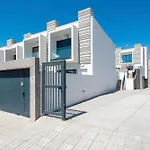 Holiday home Medano4you The Surf Backyard *